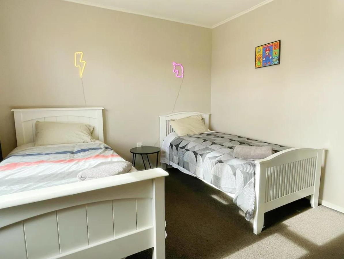3 Bedroom Family House In Excellent Location Hamilton